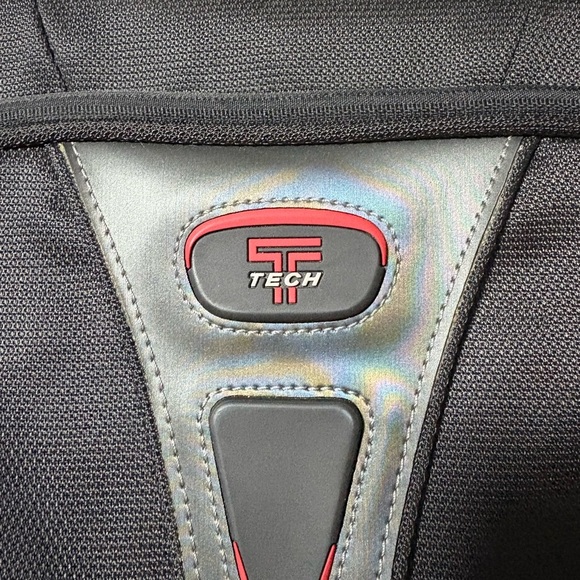 Tumi T-tech Tri-Fold Travel Garment Carryon Bag - Picture 2 of 14